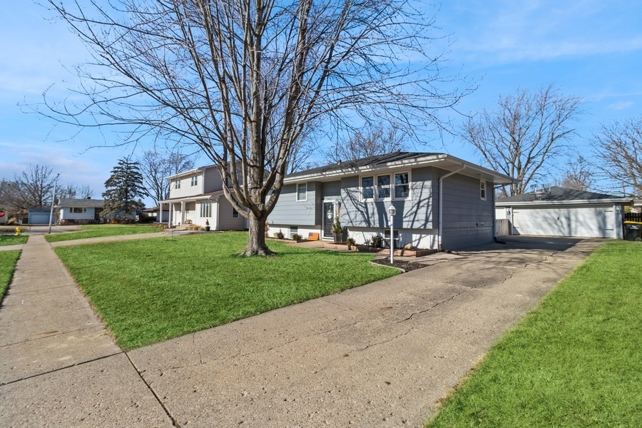 305 Gray Avenue, Waukee, Iowa image 32