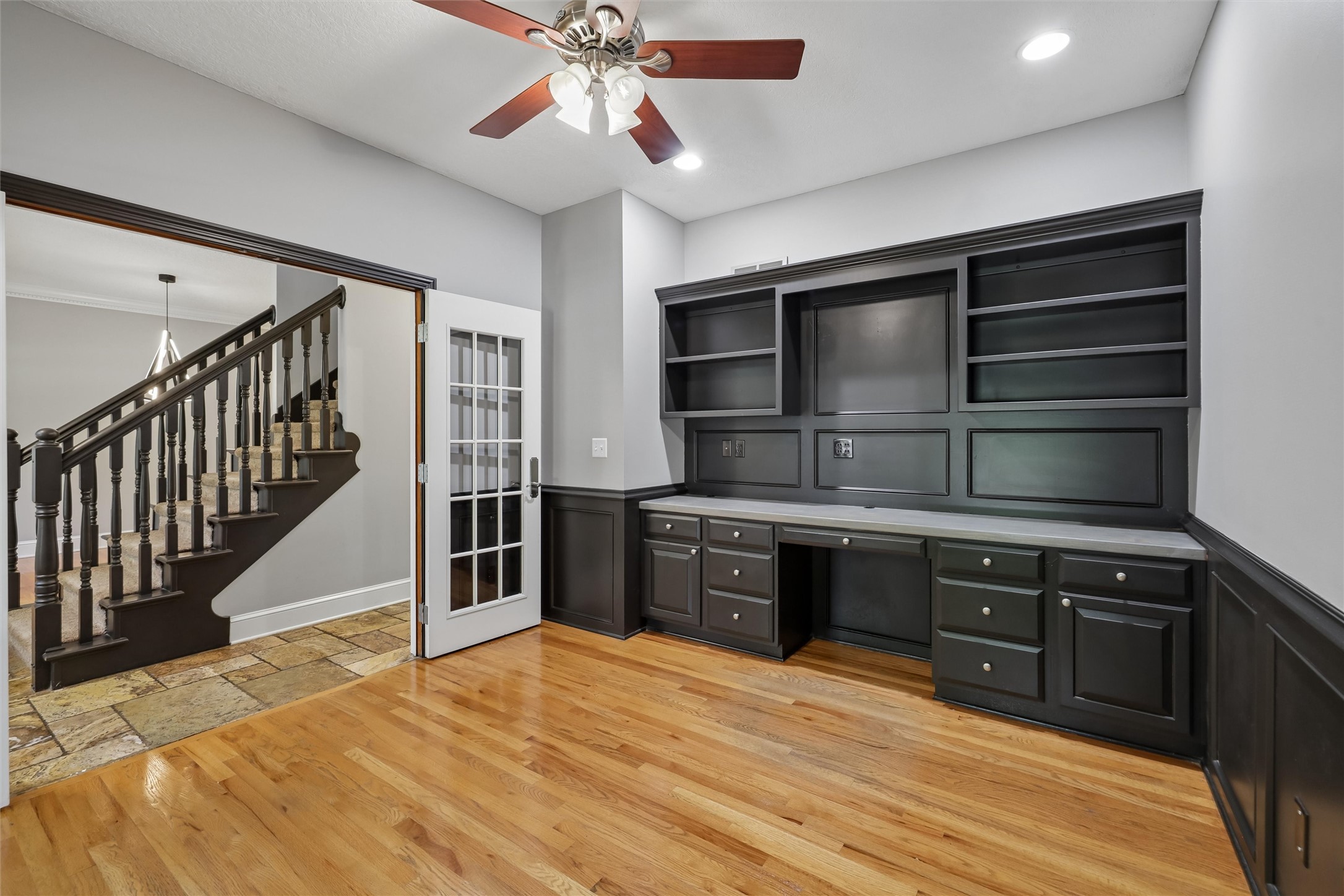 5749 Wentworth