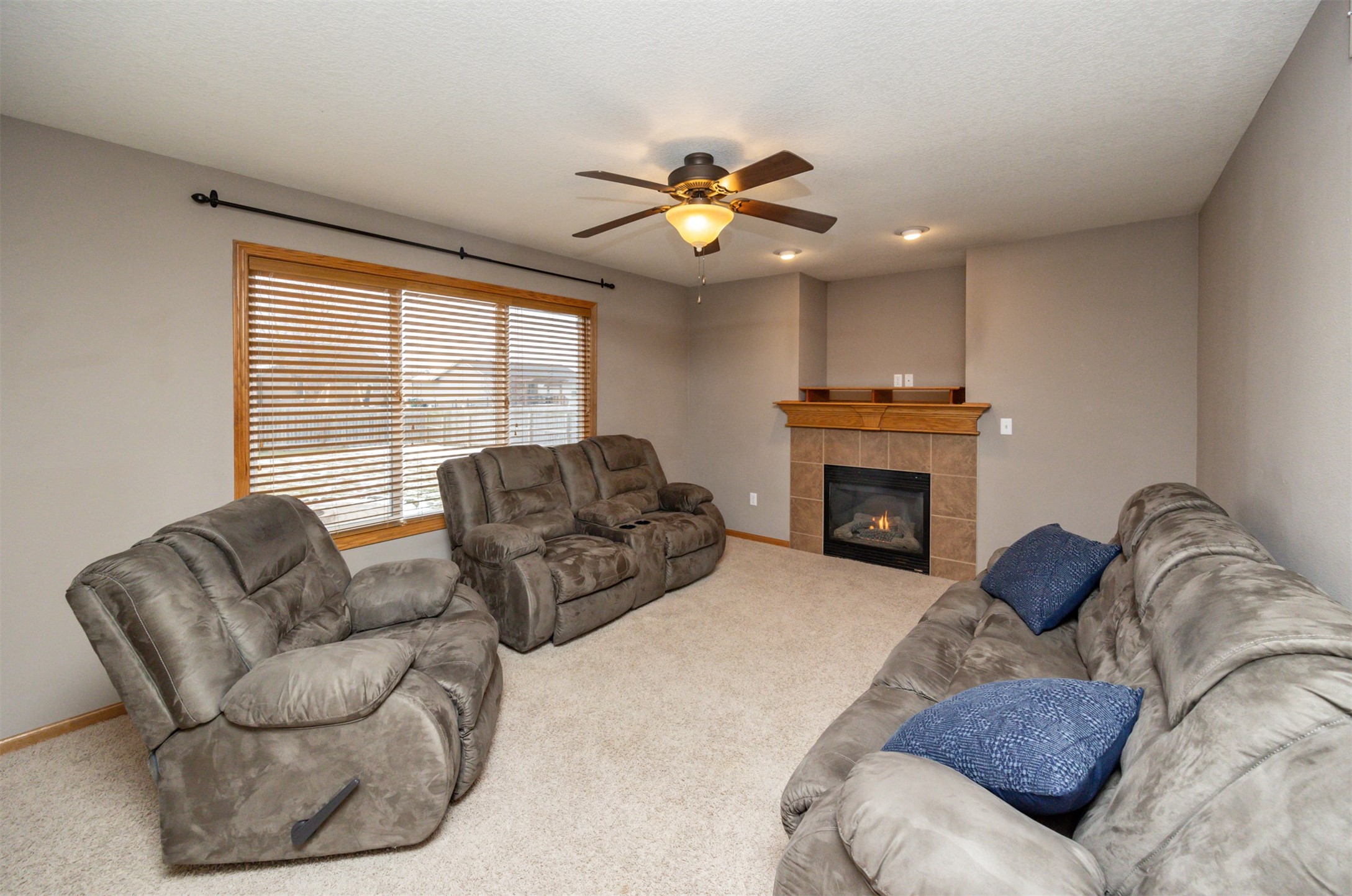 2905 SE Cobblestone Drive, Grimes, Iowa image 3