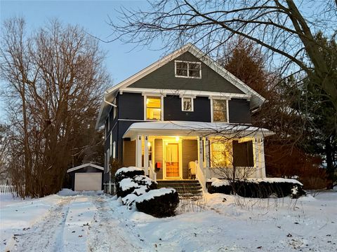 Apartment For Sale - 1126 Summer Street<br/> Grinnell, IA 50112