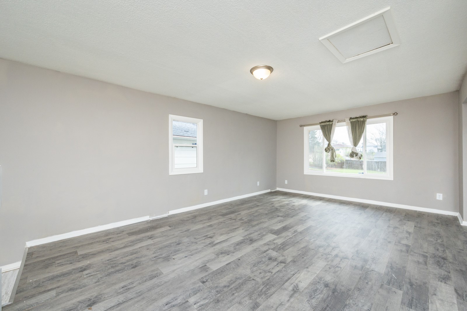 8112 Suncrest Drive, Des Moines, Iowa image 4