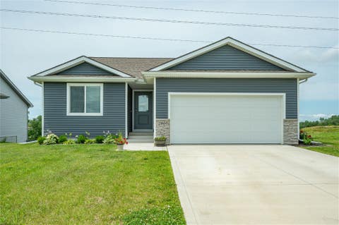 Homes For Sale - 2860 Pilgrim Drive<br/> Altoona, IA 50009