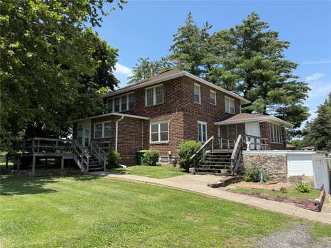 Homes For Sale - 1706 W Summit Street<br/> Winterset, IA 50273