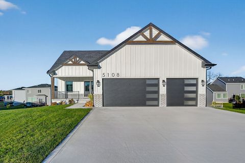 5108 154TH Circle Urbandale IA 50323