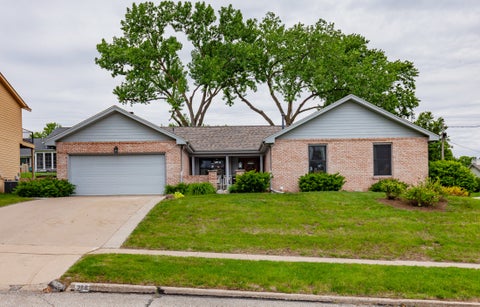 Homes For Sale - 766 34th Place<br/> West Des Moines, IA 50265
