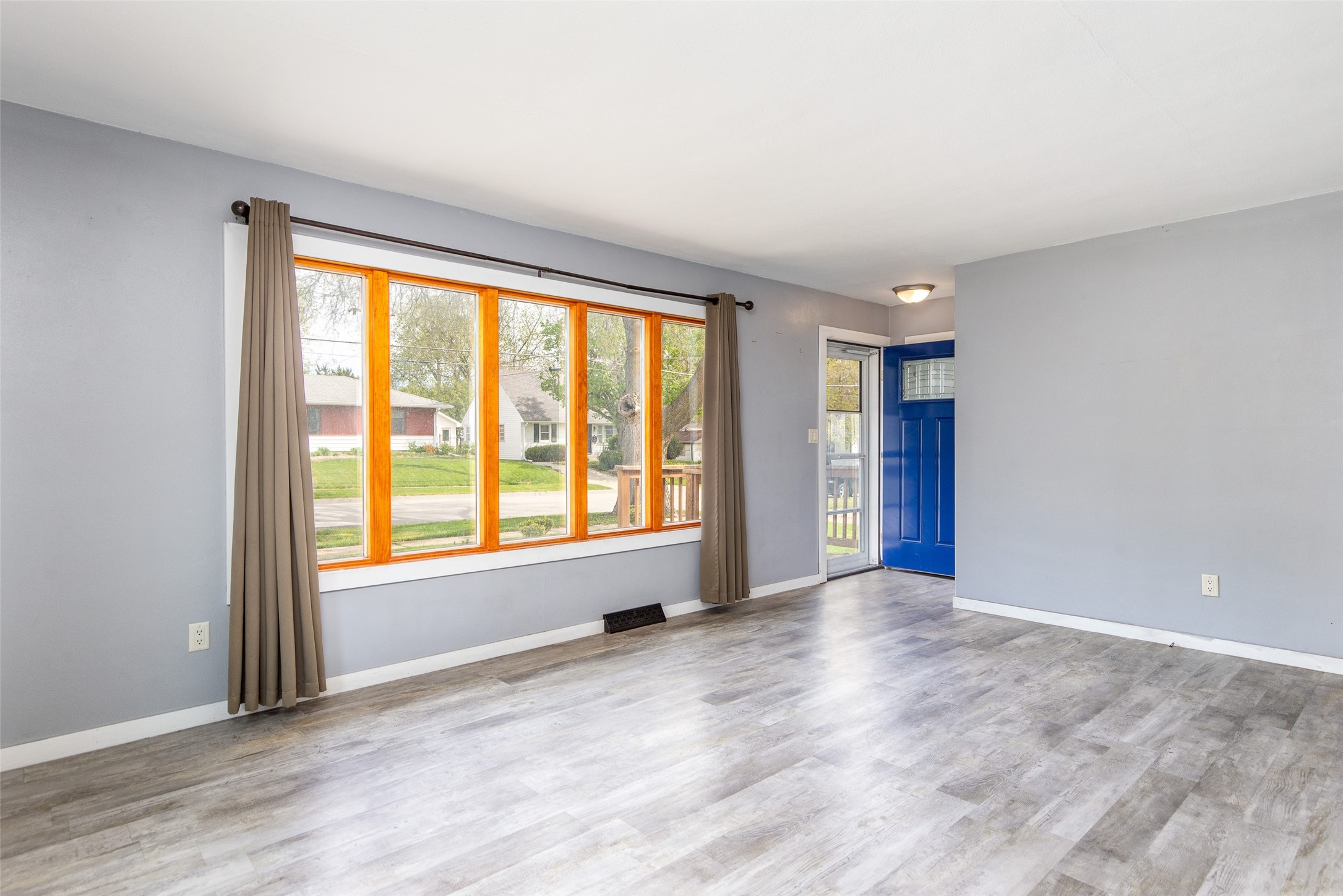 218 16th Street, Ames, Iowa image 3