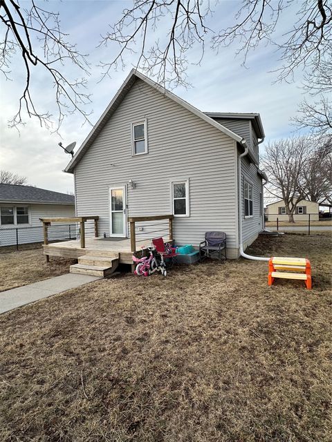 619 N 10th Street Winterset IA 50273