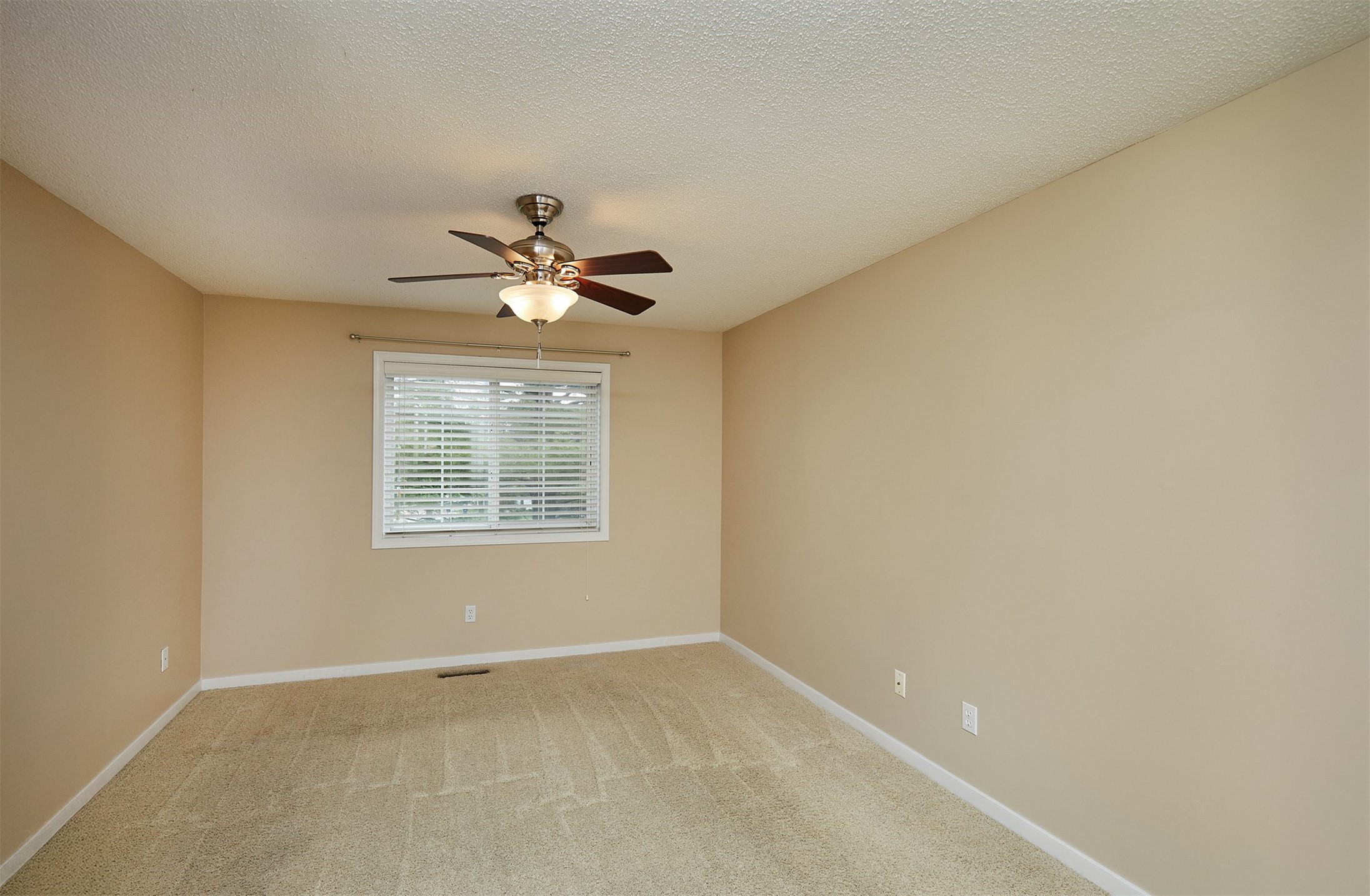 1050 68th Street #8, West Des Moines, Iowa image 17