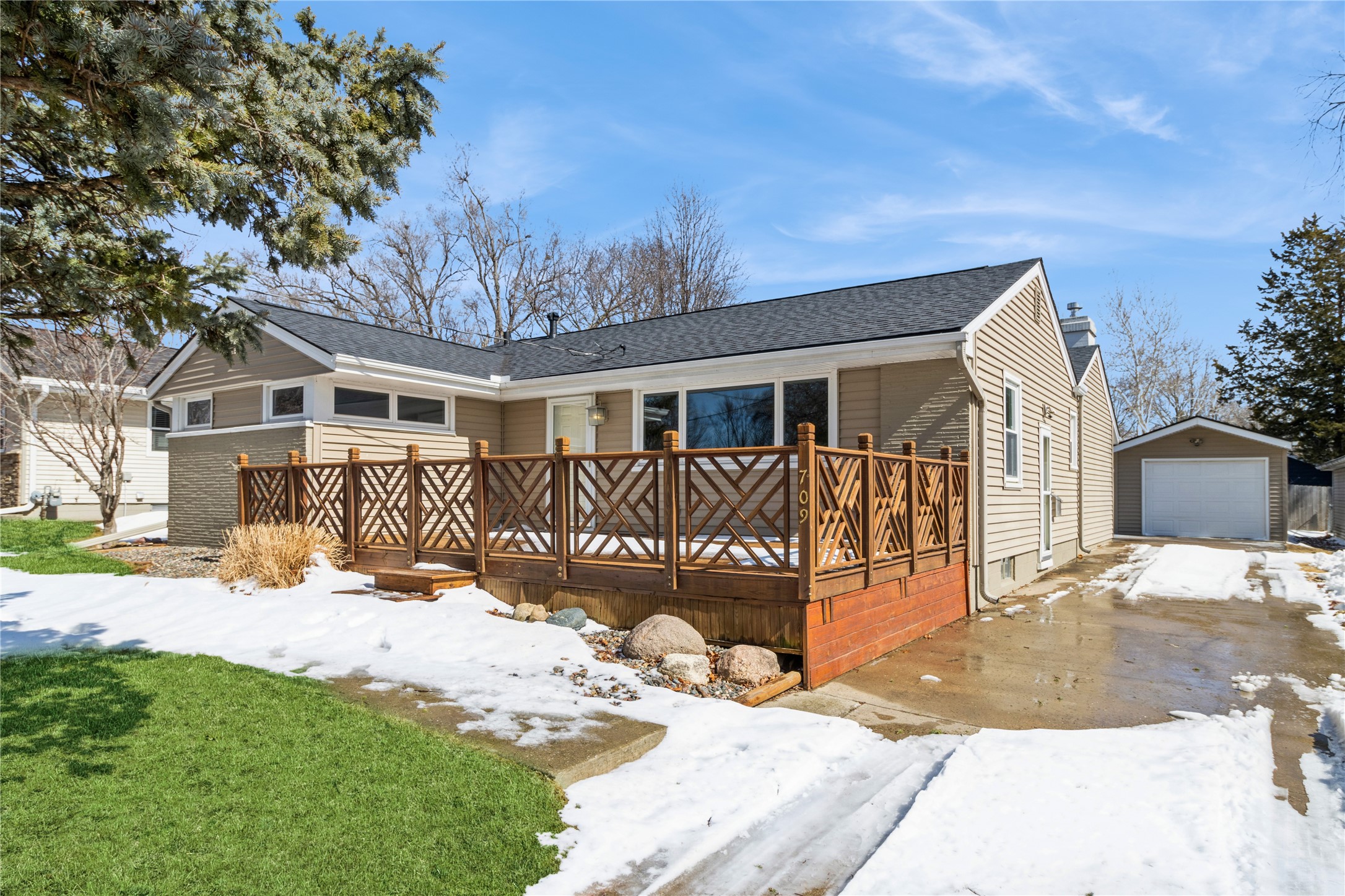 709 21st Street, West Des Moines, Iowa image 2