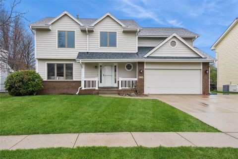Homes For Sale - 8114 Northview Drive<br/> Polk County, Urbandale, IA 50322