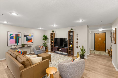 Condo For Sale - 2880 Grand Avenue #507<br/> Polk County, Des Moines, IA 50312