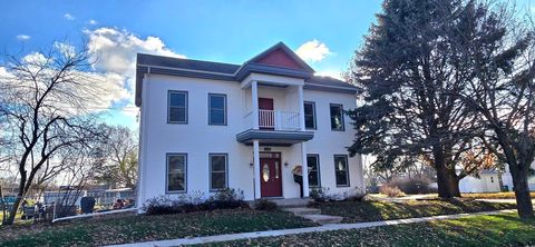 Homes For Sale - 1222 W 2nd Street<br/> Boone County, Boone, IA 50036