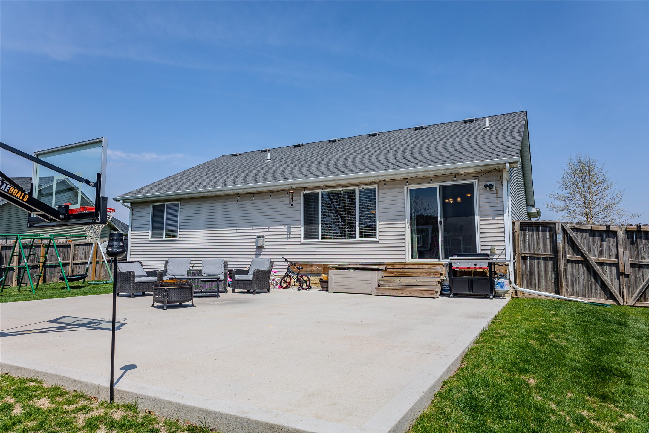 10308 Catalina Drive, Johnston, Iowa image 30