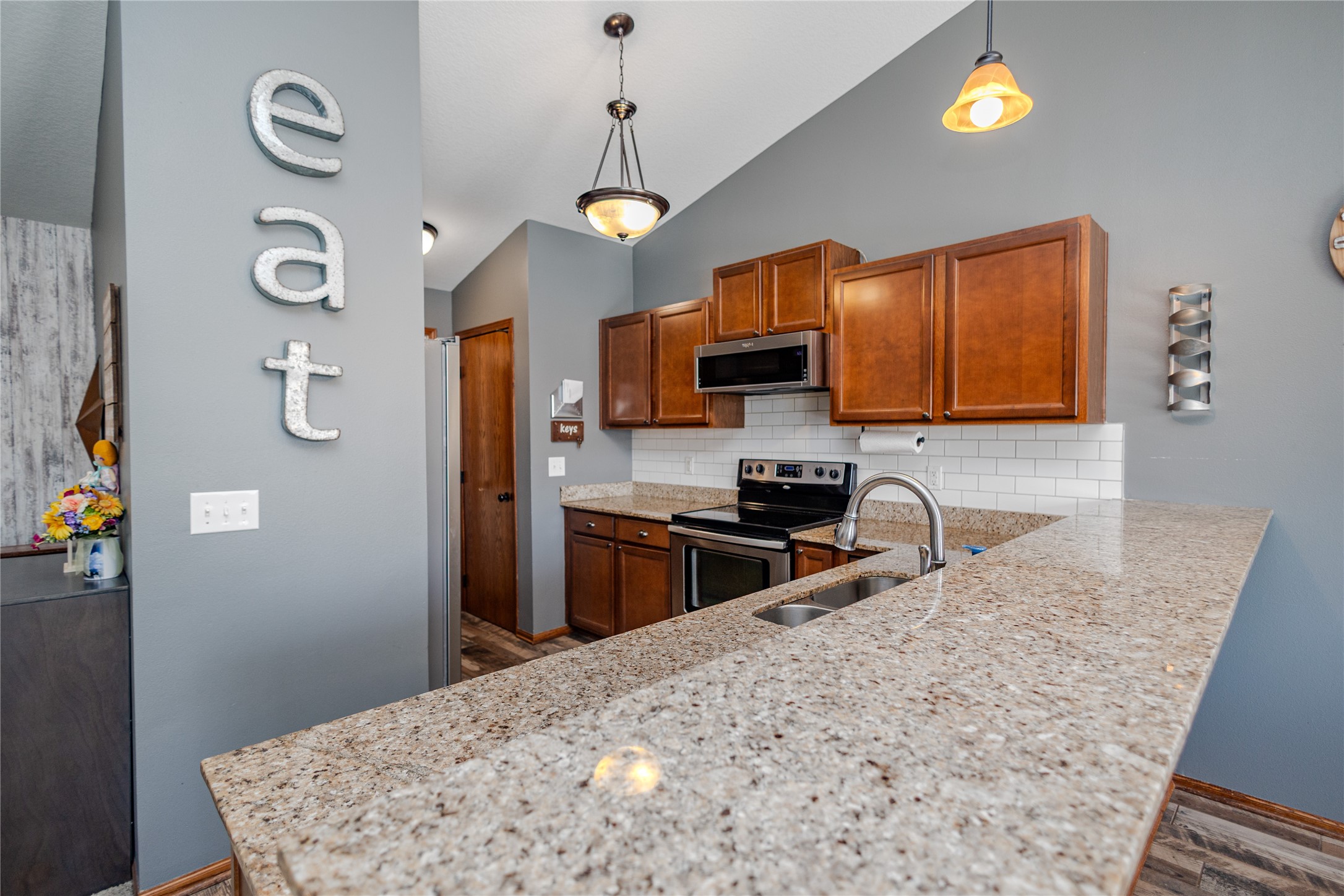 10308 Catalina Drive, Johnston, Iowa image 6