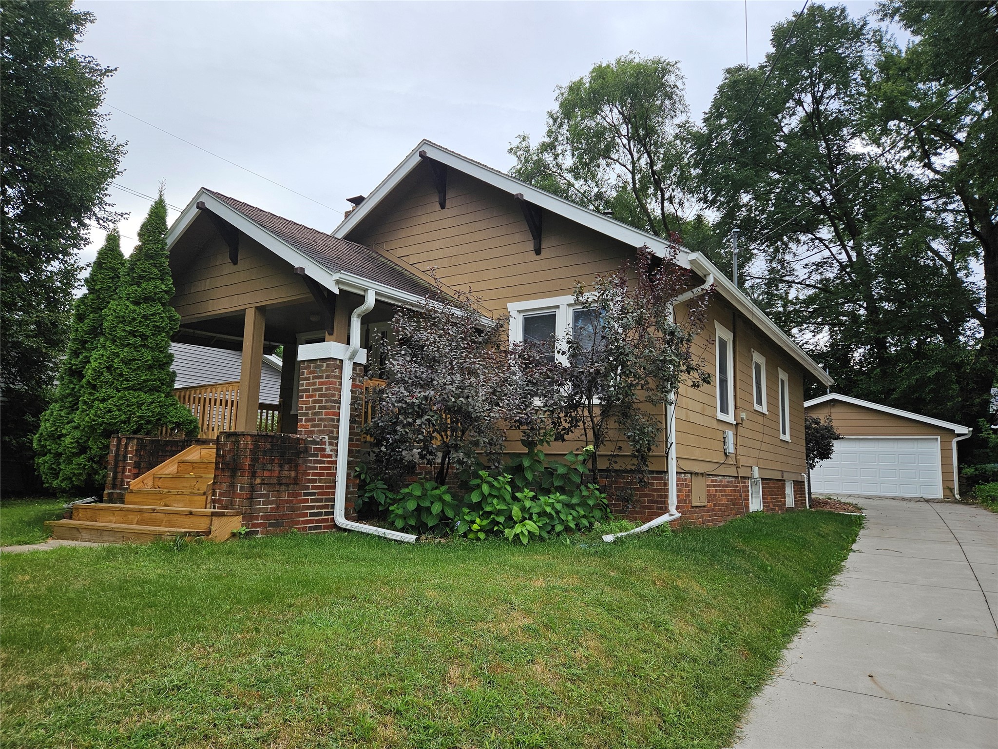 1108 Creston Avenue, Des Moines, Iowa image 1