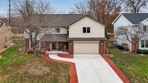 4636 Elm Street West Des Moines IA 50265
