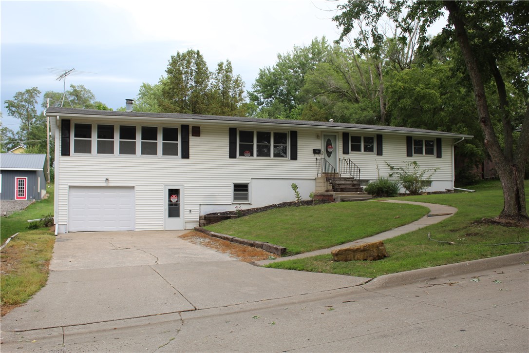 1405 Woodlawn Avenue, Chariton, Iowa image 1