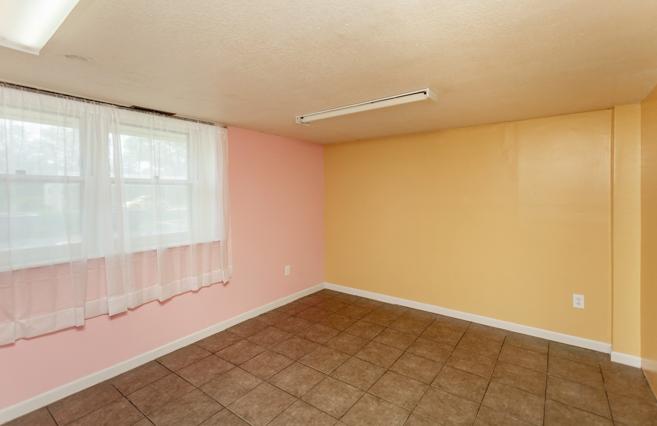 1406 110th Place, Knoxville, Iowa image 19