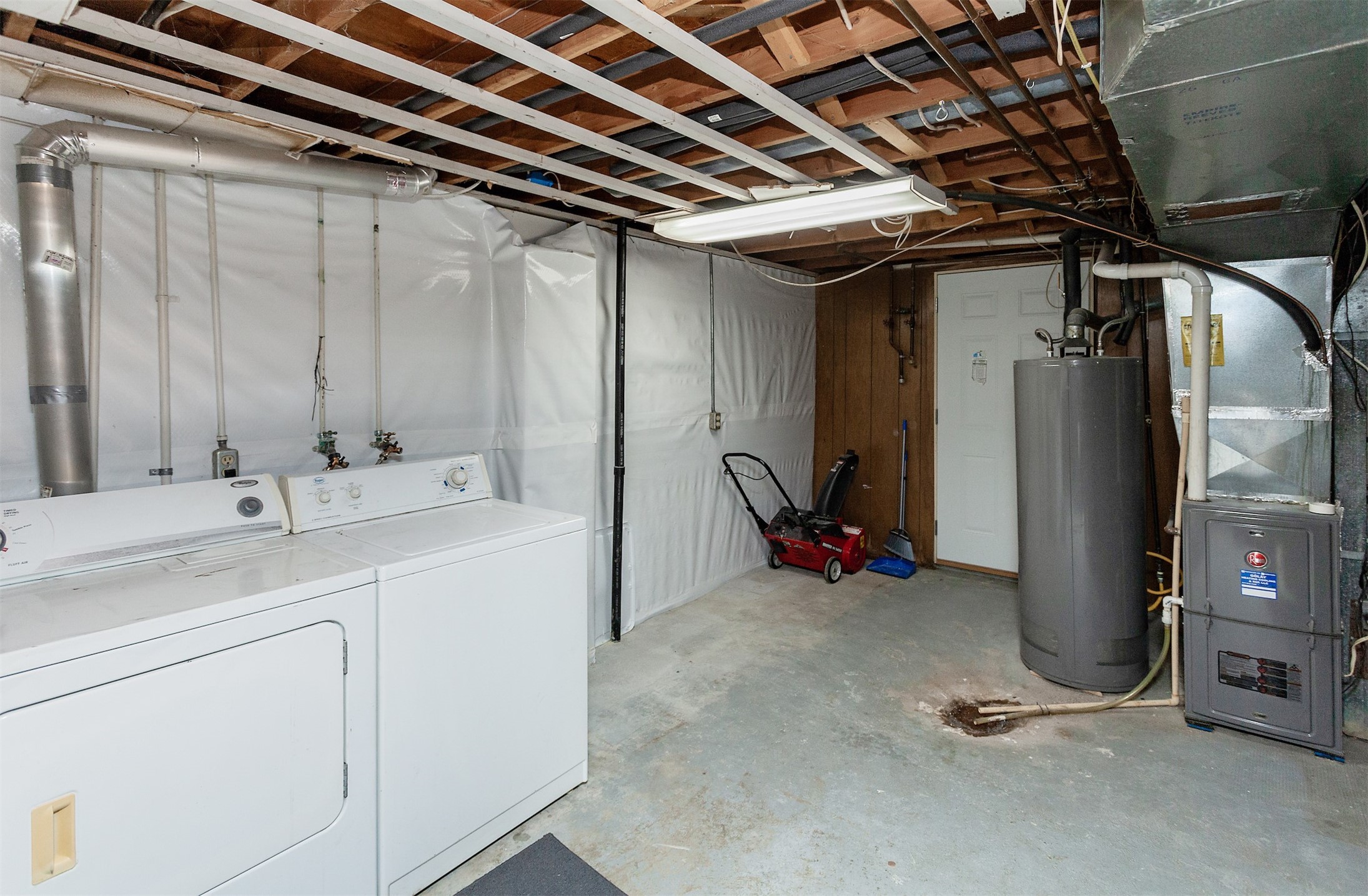 1406 110th Place, Knoxville, Iowa image 21