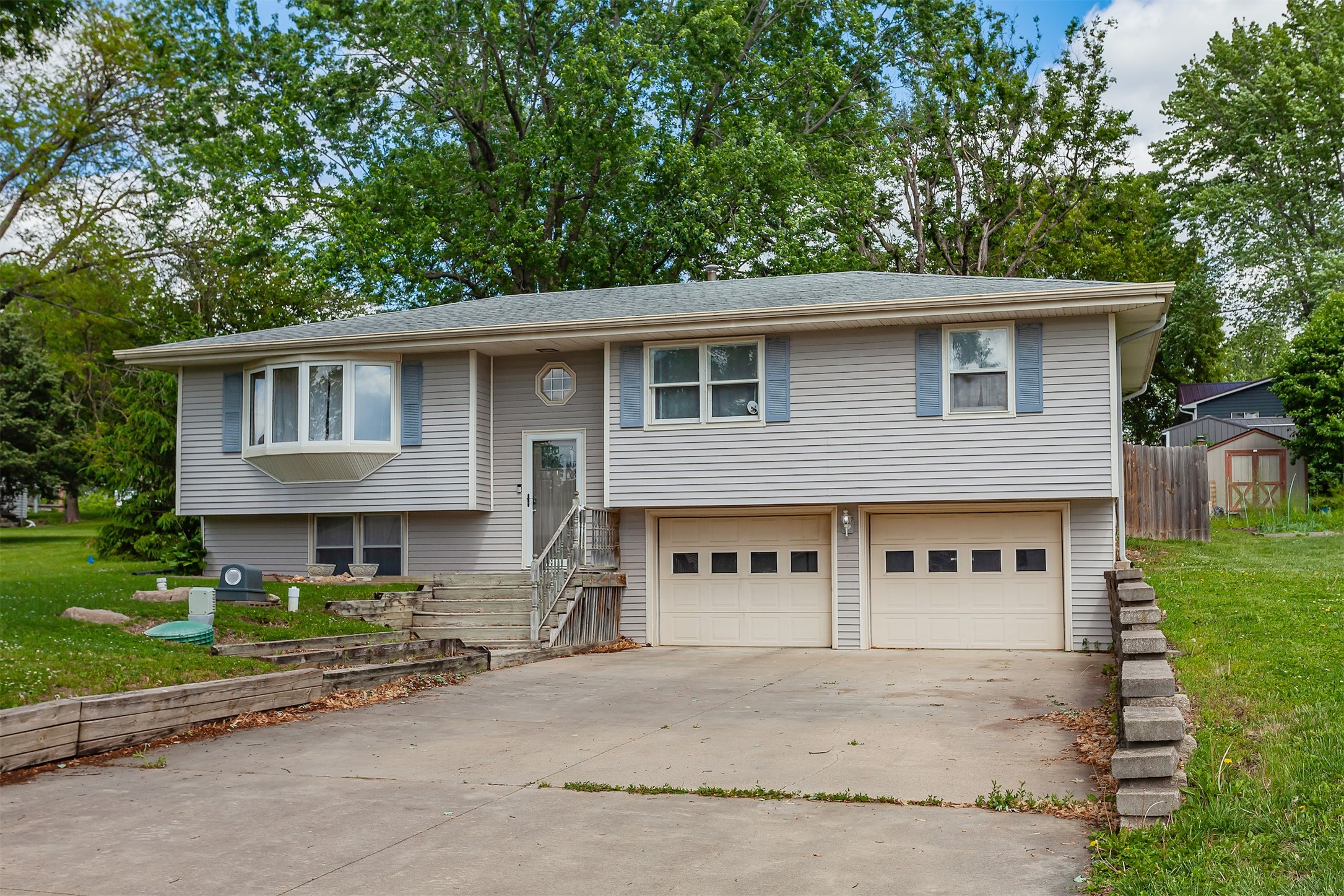 1406 110th Place, Knoxville, Iowa image 2