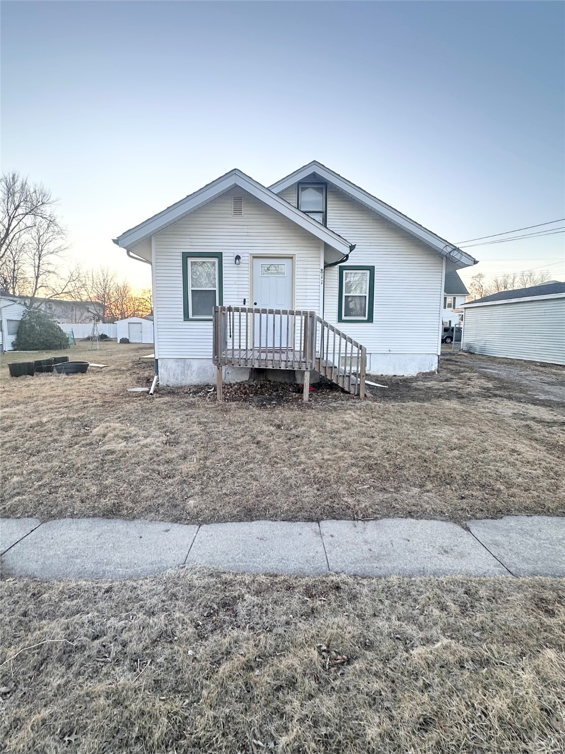 811 W 5th Street, Newton, Iowa image 2