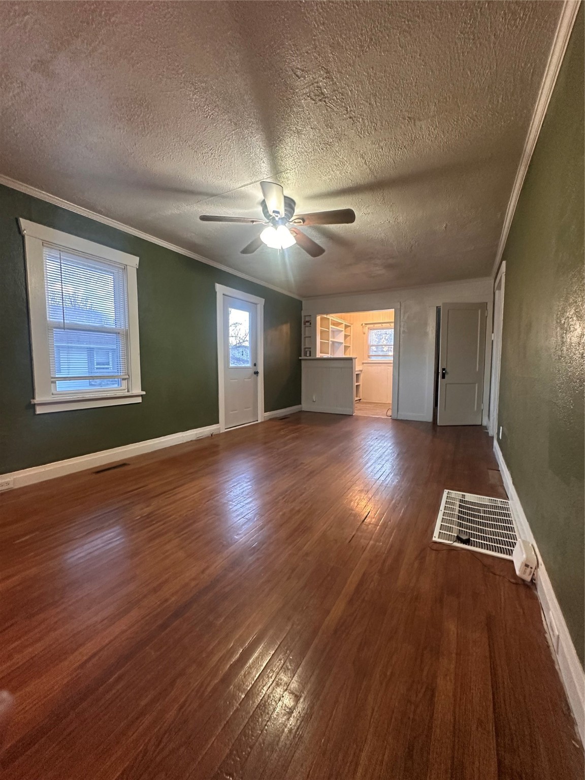 811 W 5th Street, Newton, Iowa image 5