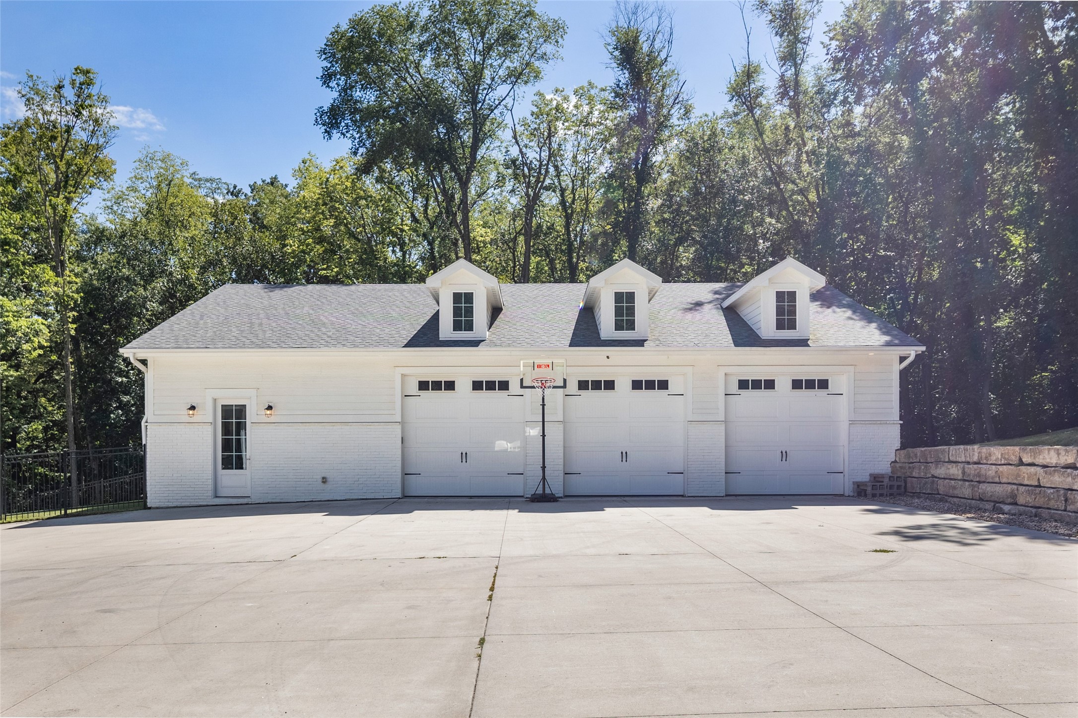 Van Meter, Iowa, 50261, United States, 5 Bedrooms Bedrooms, ,6 BathroomsBathrooms,Residential,Active,2018419