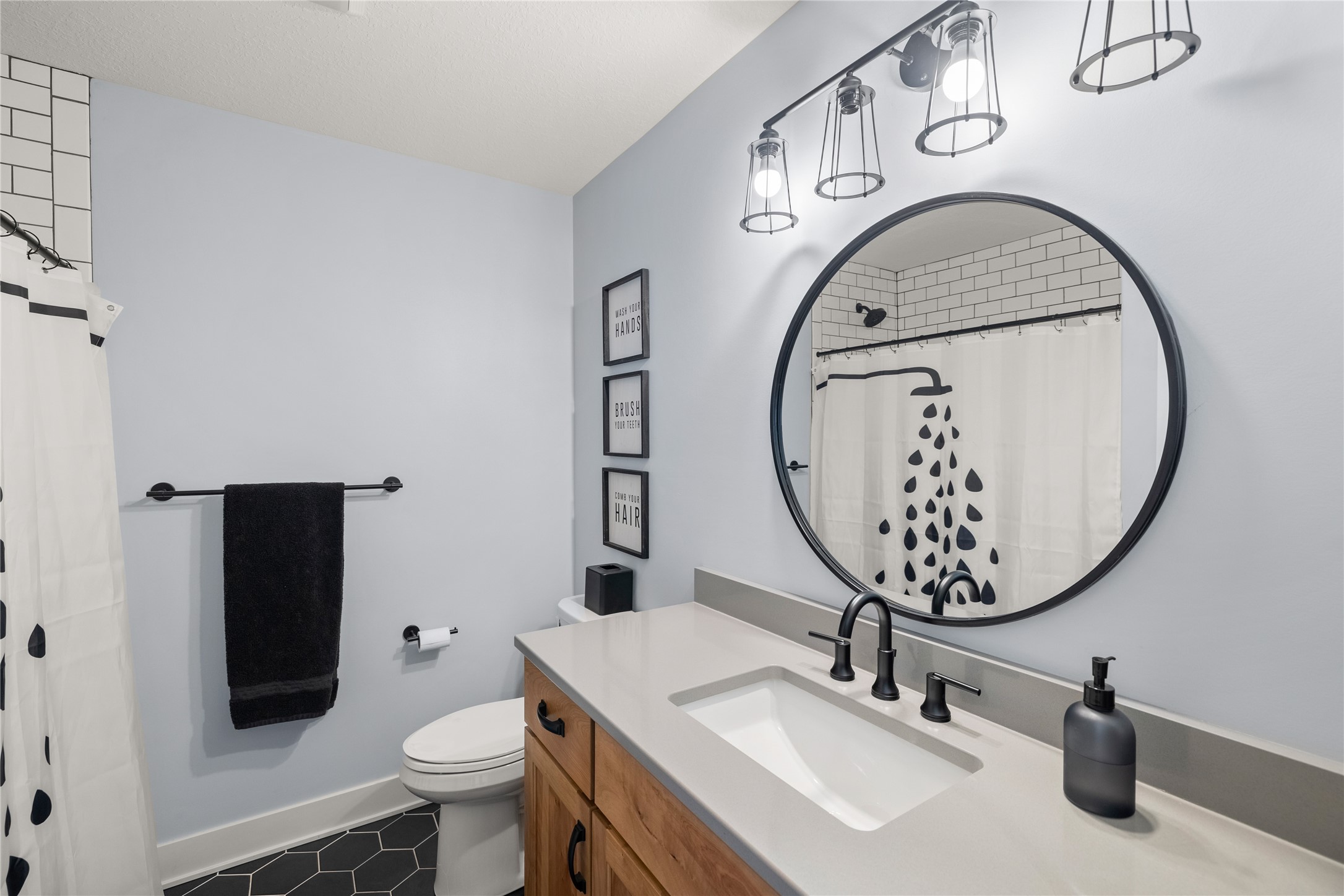 Van Meter, Iowa, 50261, United States, 5 Bedrooms Bedrooms, ,6 BathroomsBathrooms,Residential,Active,2018419