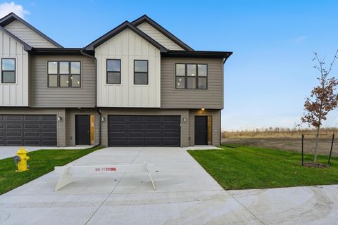 Condo For Sale - 1382 Meadow Rose Place<br/> Waukee, IA 50263