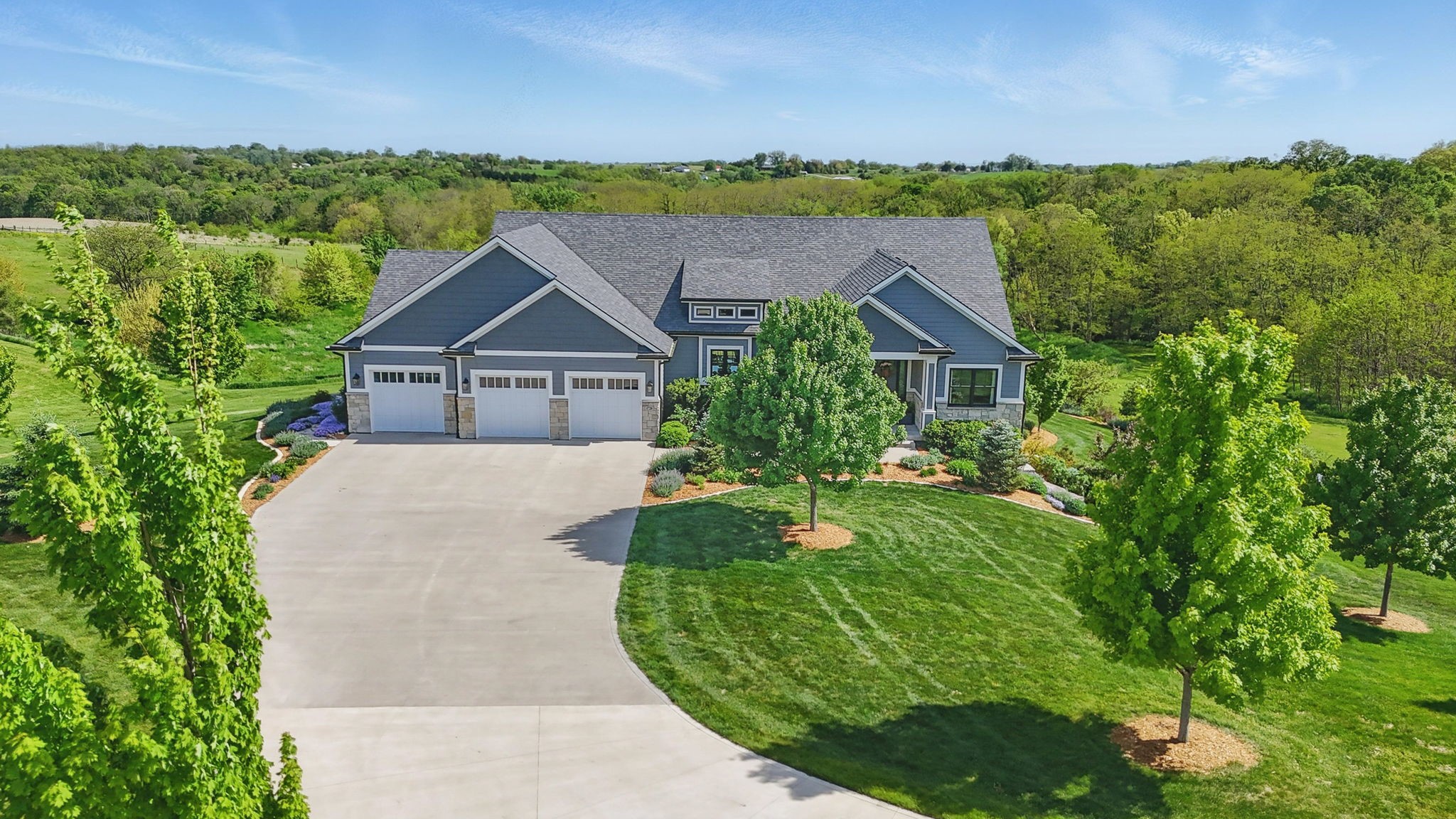 1720 Merriam Court, Winterset, Iowa image 1