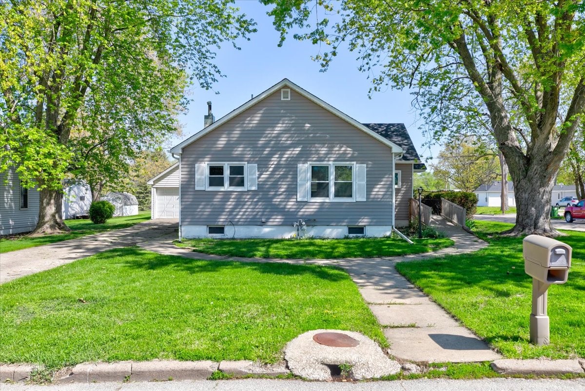 1303 W 2nd Street, Boone, Iowa image 2