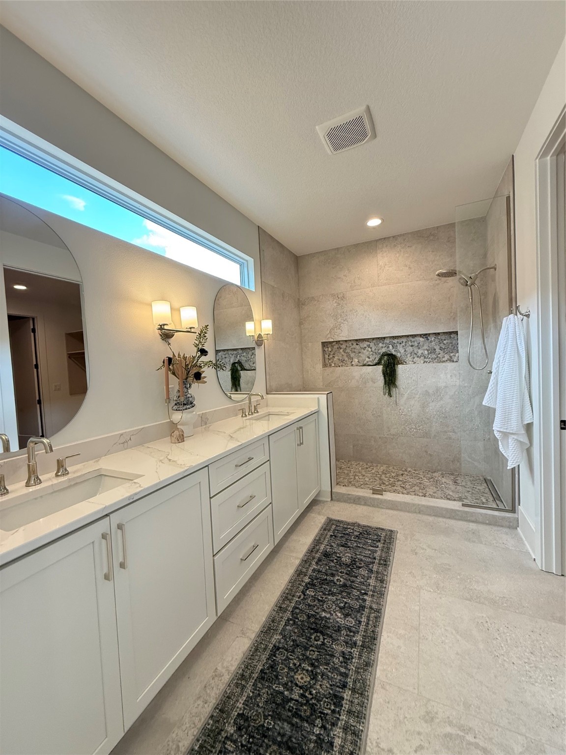 18109 Tanglewood Drive, Clive, Iowa image 10