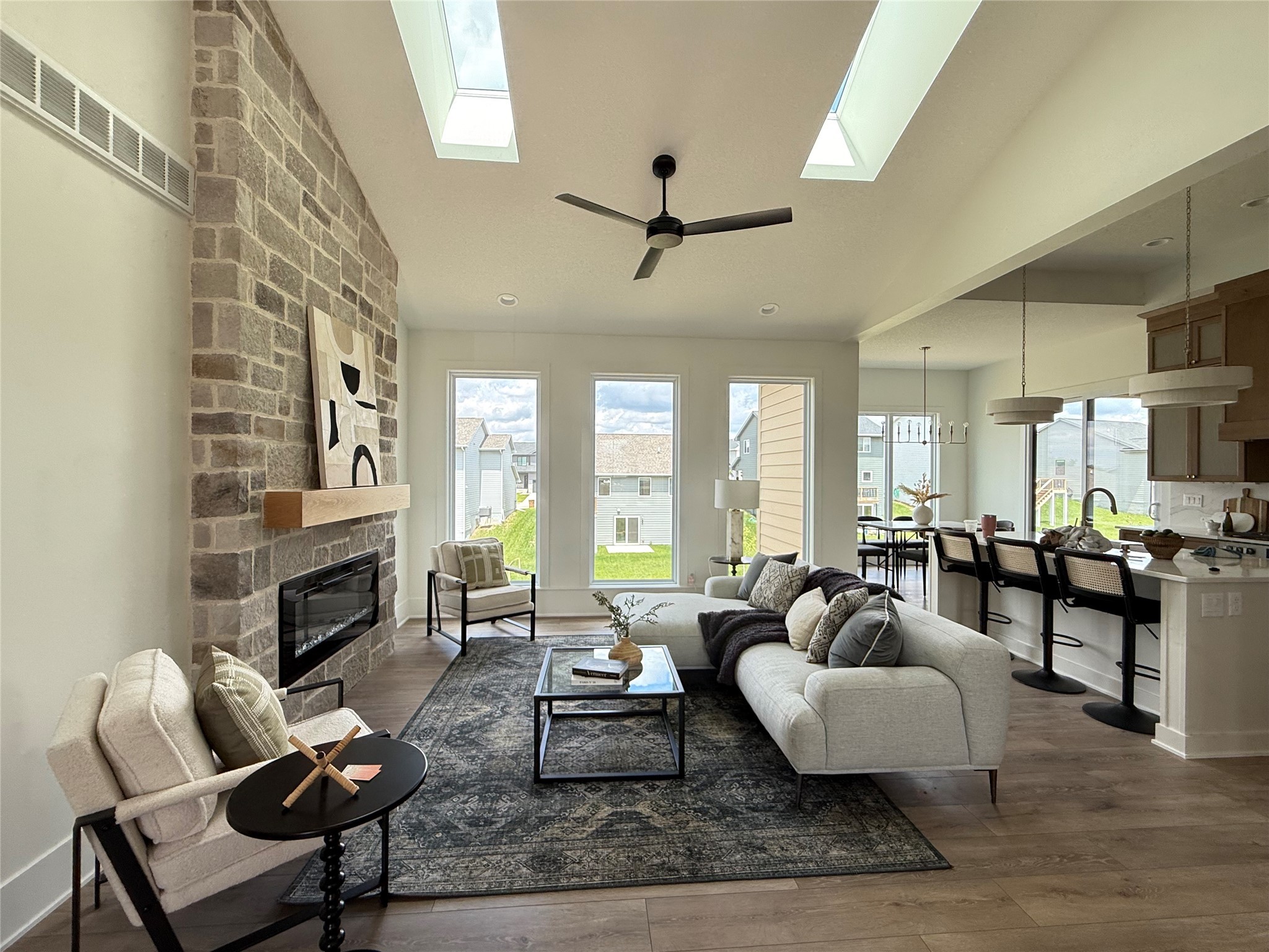 18109 Tanglewood Drive, Clive, Iowa image 3