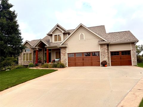 2919 157th Street Urbandale IA 50323