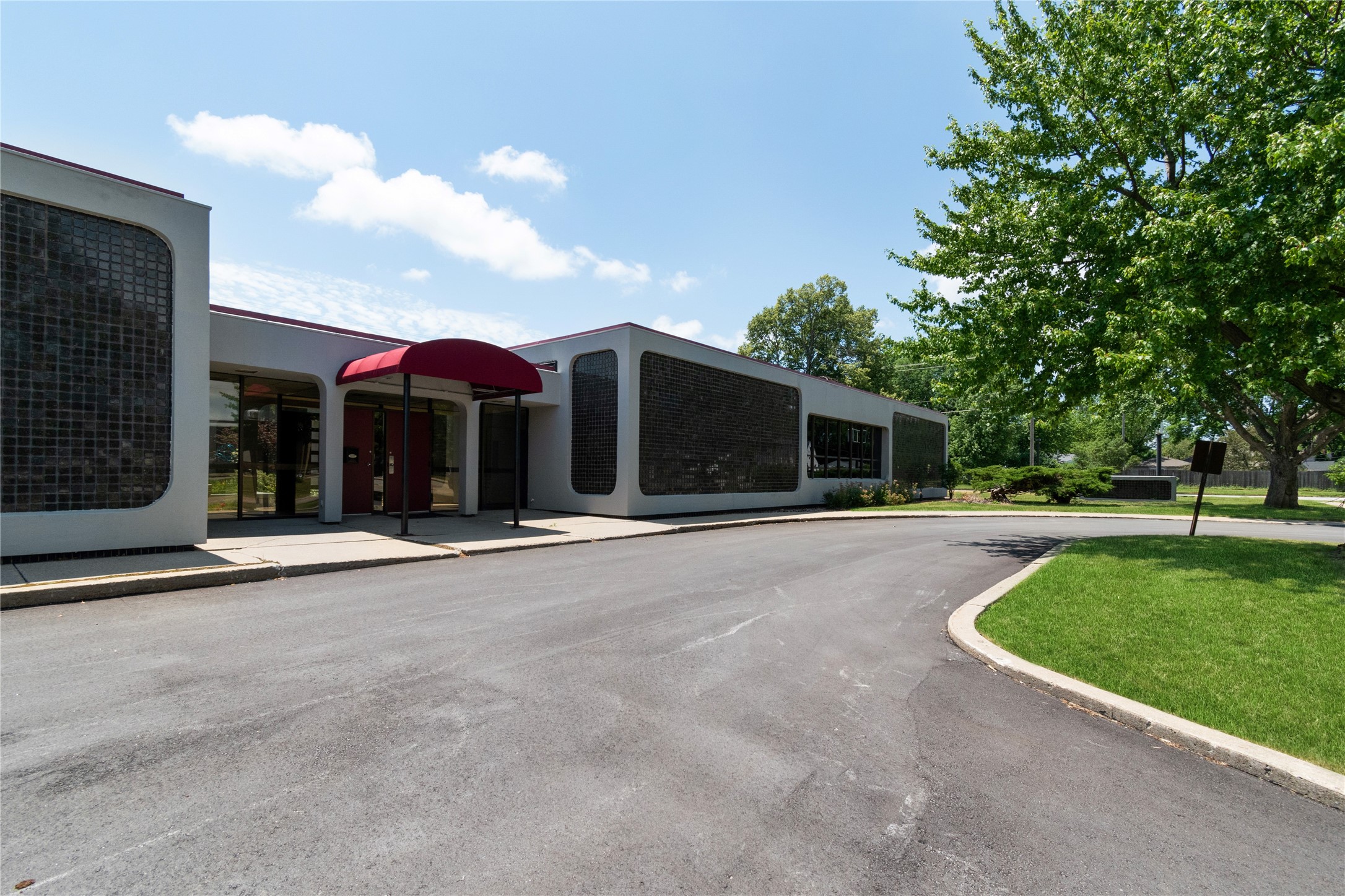 423 South Ankeny Boulevard