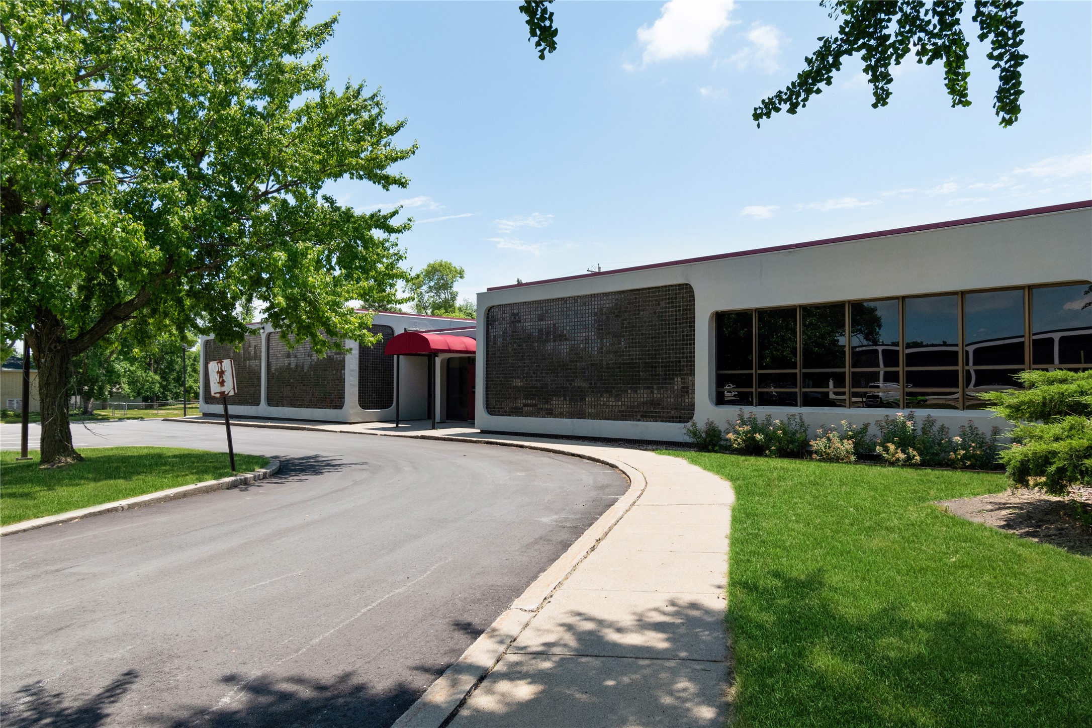 423 South Ankeny Boulevard