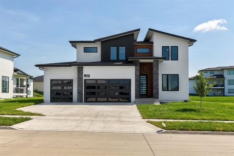 3931 NW 181st Street Clive IA 50325