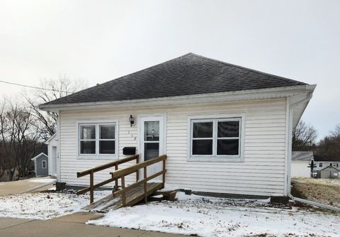 Homes For Sale - 118 E Madison Street<br/> Marion County, Knoxville, IA 50138