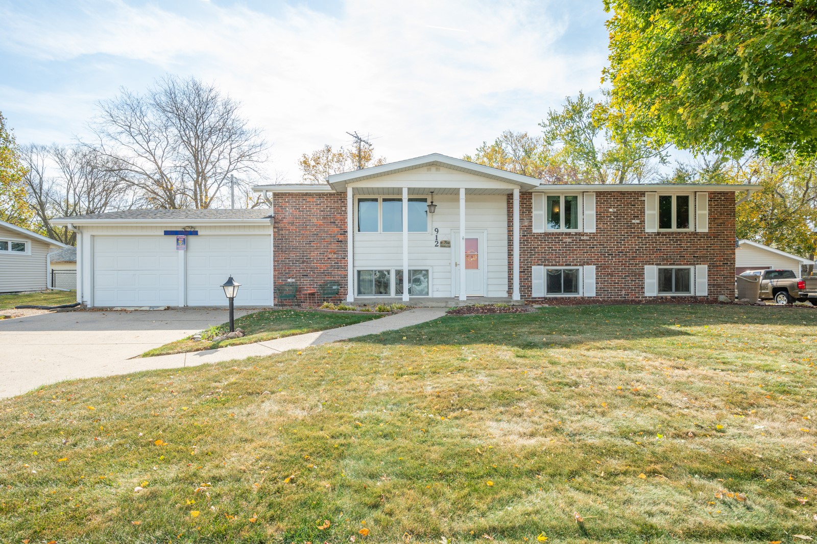 912 Parkhill Drive, Norwalk, Iowa image 1