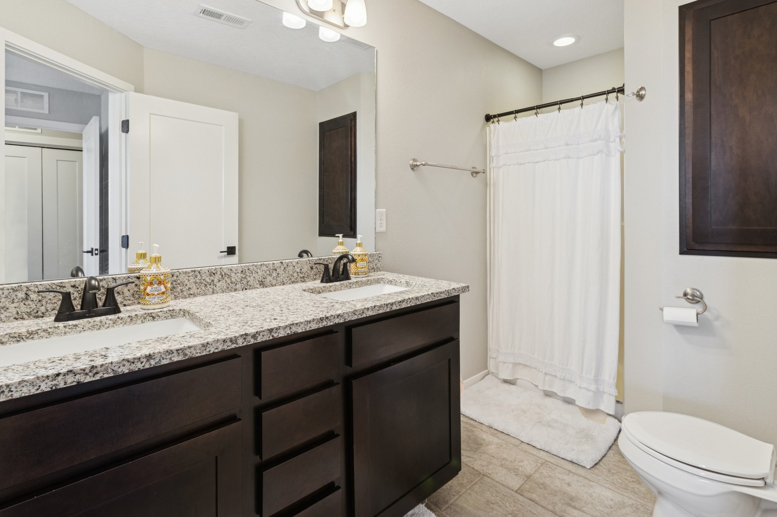 247 Red Oak Court, Norwalk, Iowa image 22