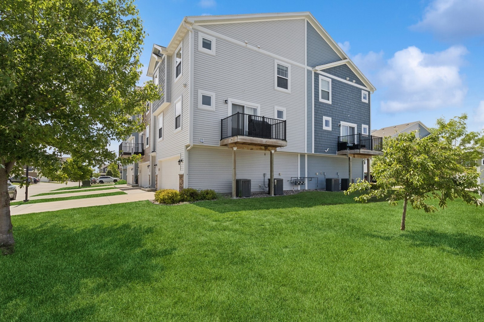247 Red Oak Court, Norwalk, Iowa image 2