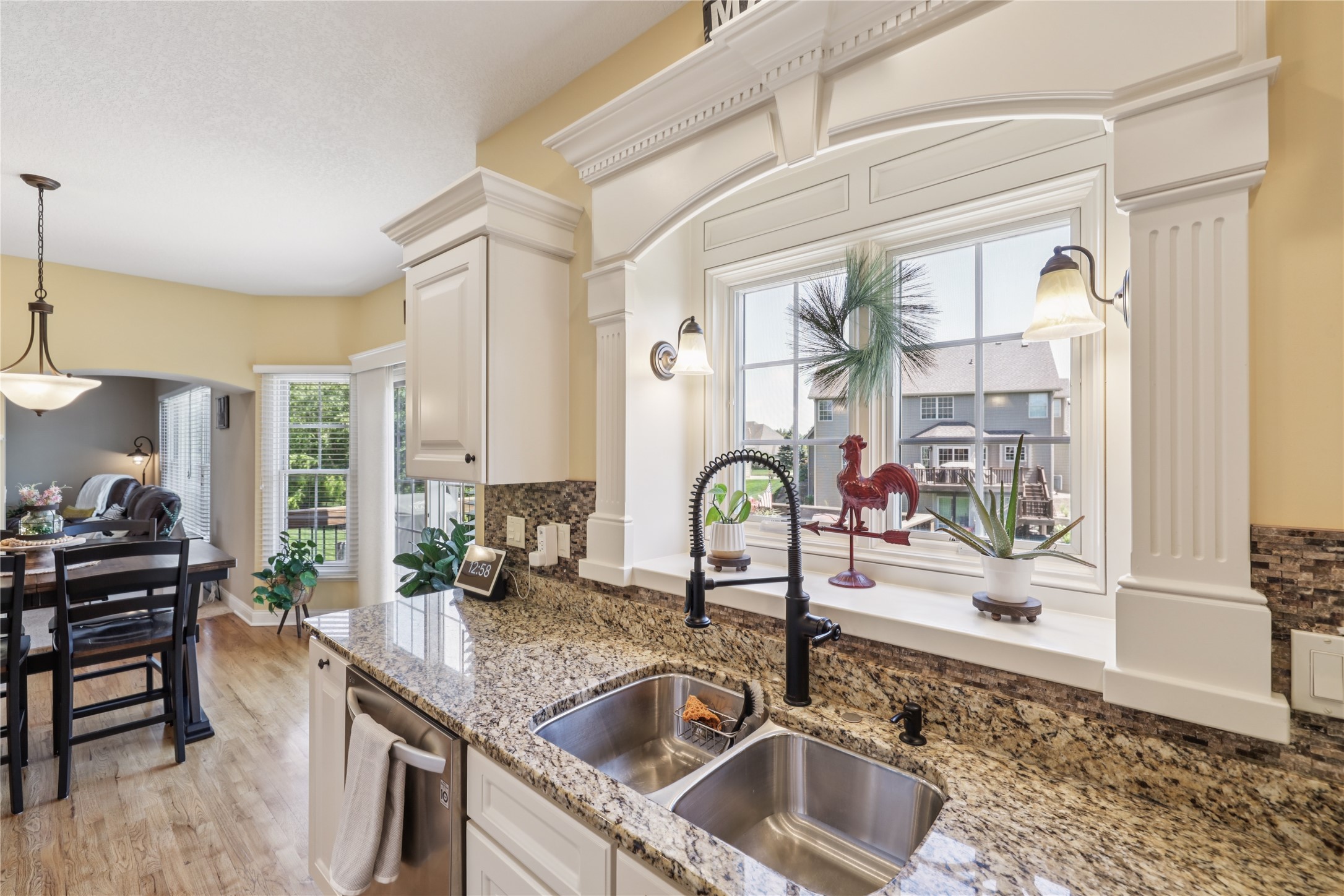 211 SW Stonegate Drive