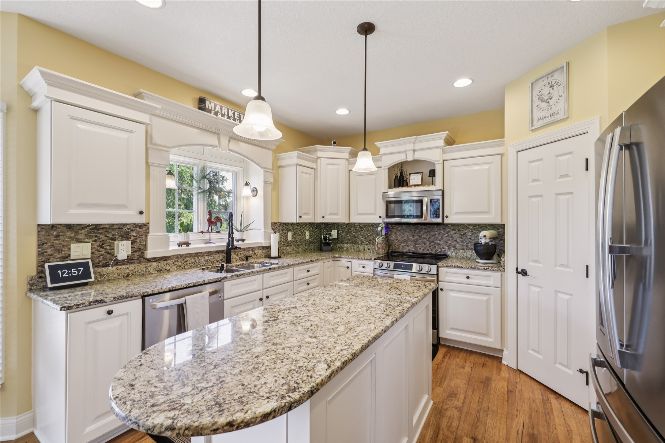 211 SW Stonegate Drive