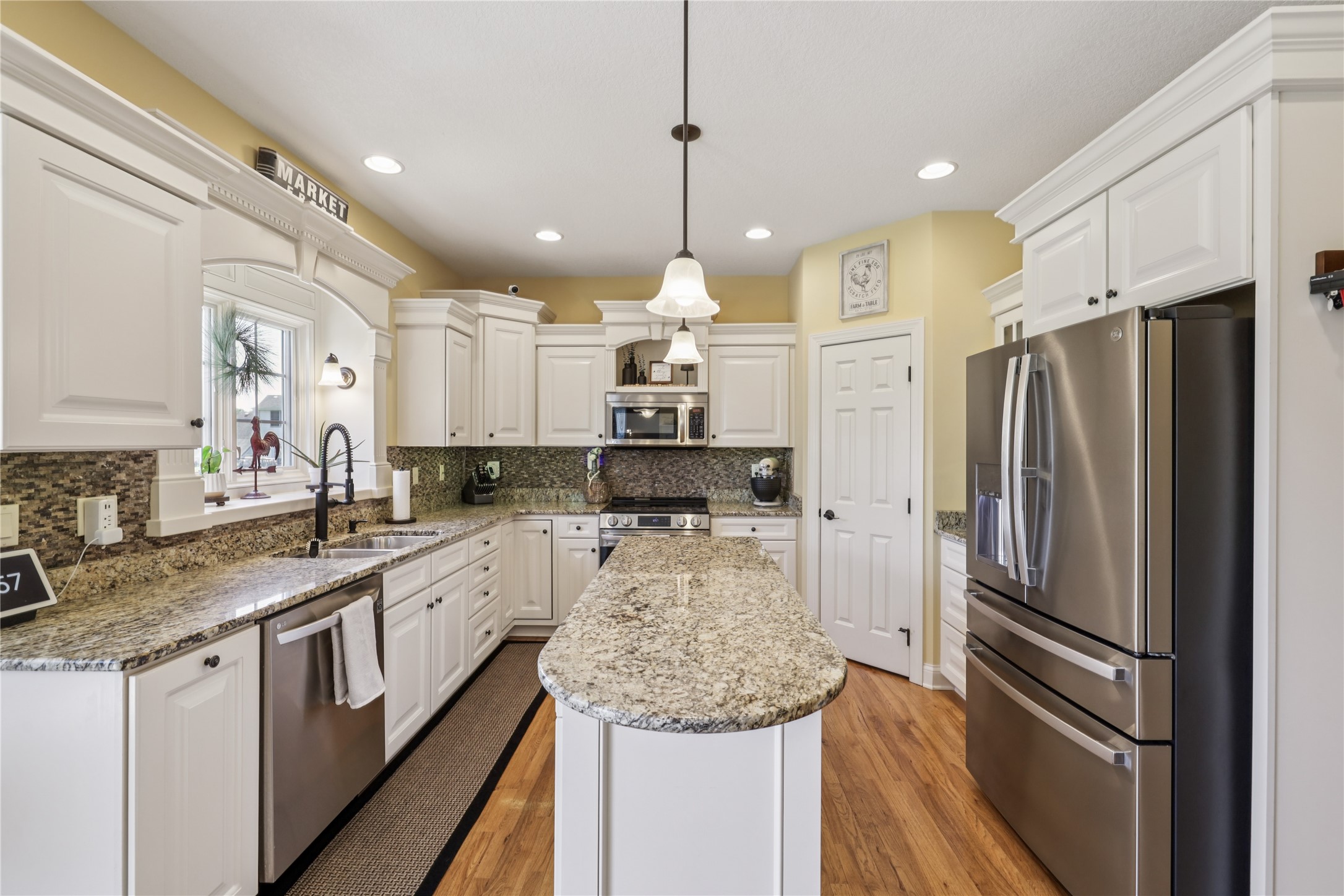 211 SW Stonegate Drive