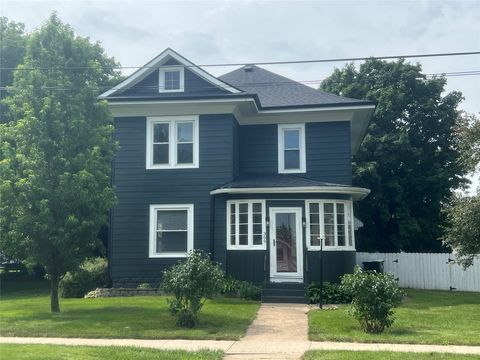 Homes For Sale - 309 E State Street<br/> Jasper County, Baxter, IA 50028