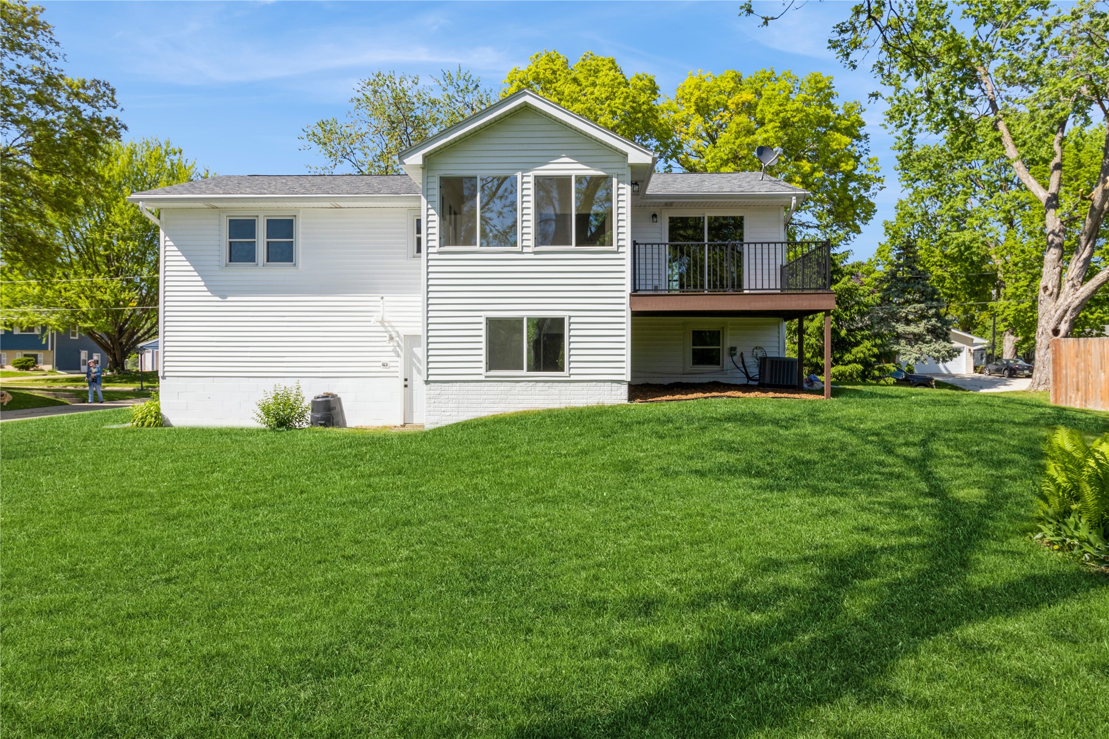 3308 Sylvania Drive, West Des Moines, Iowa image 3