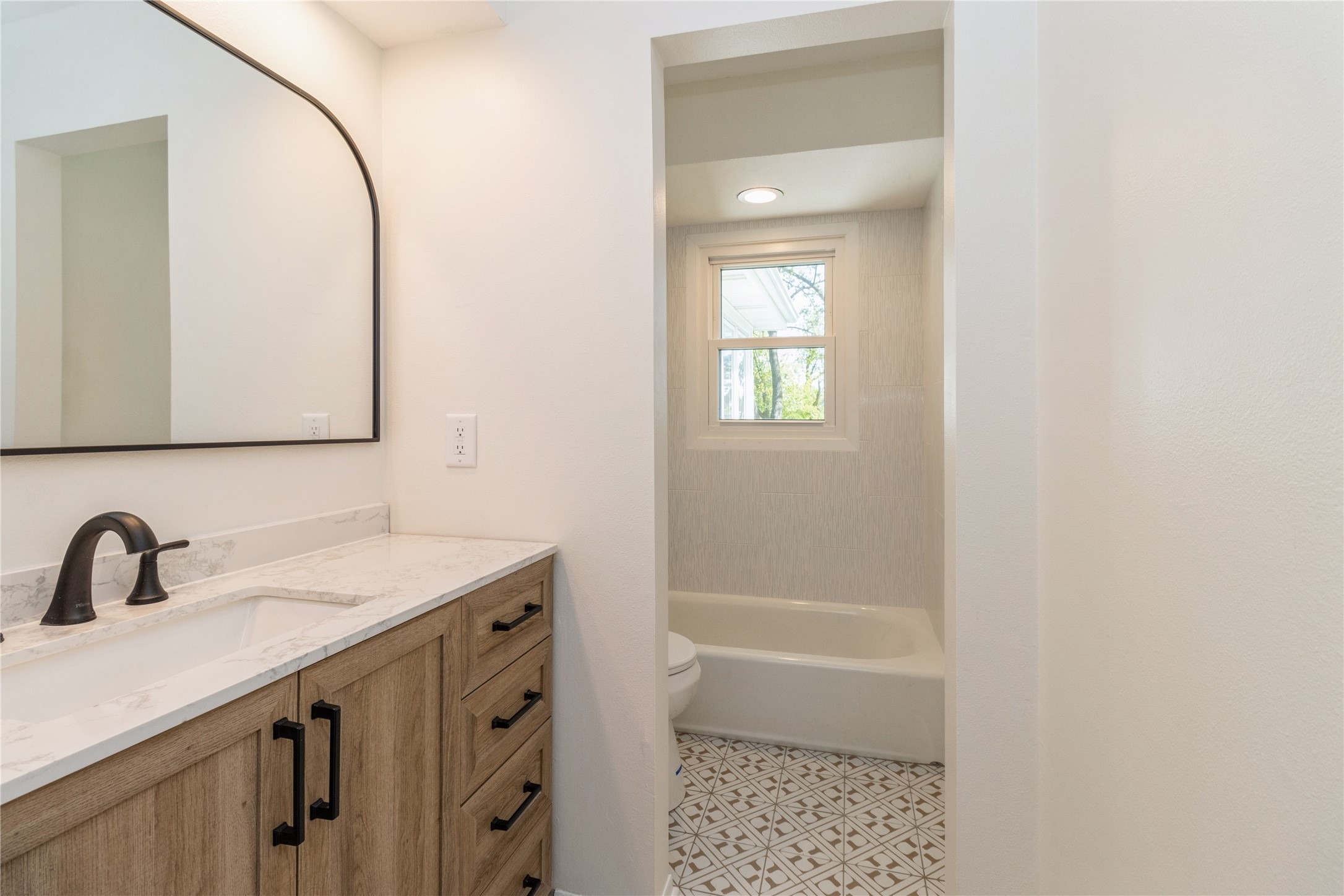 3308 Sylvania Drive, West Des Moines, Iowa image 17