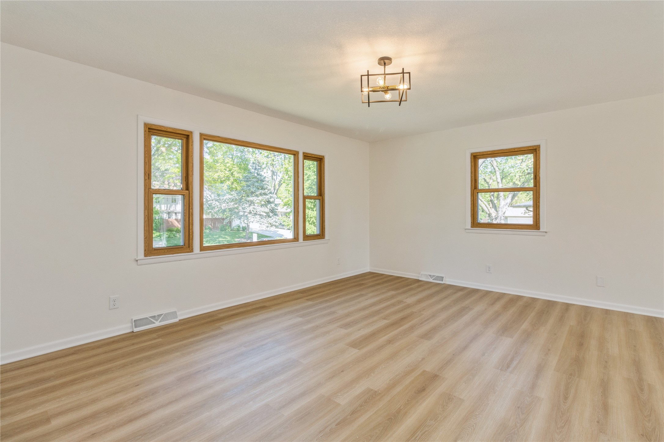 3308 Sylvania Drive, West Des Moines, Iowa image 9