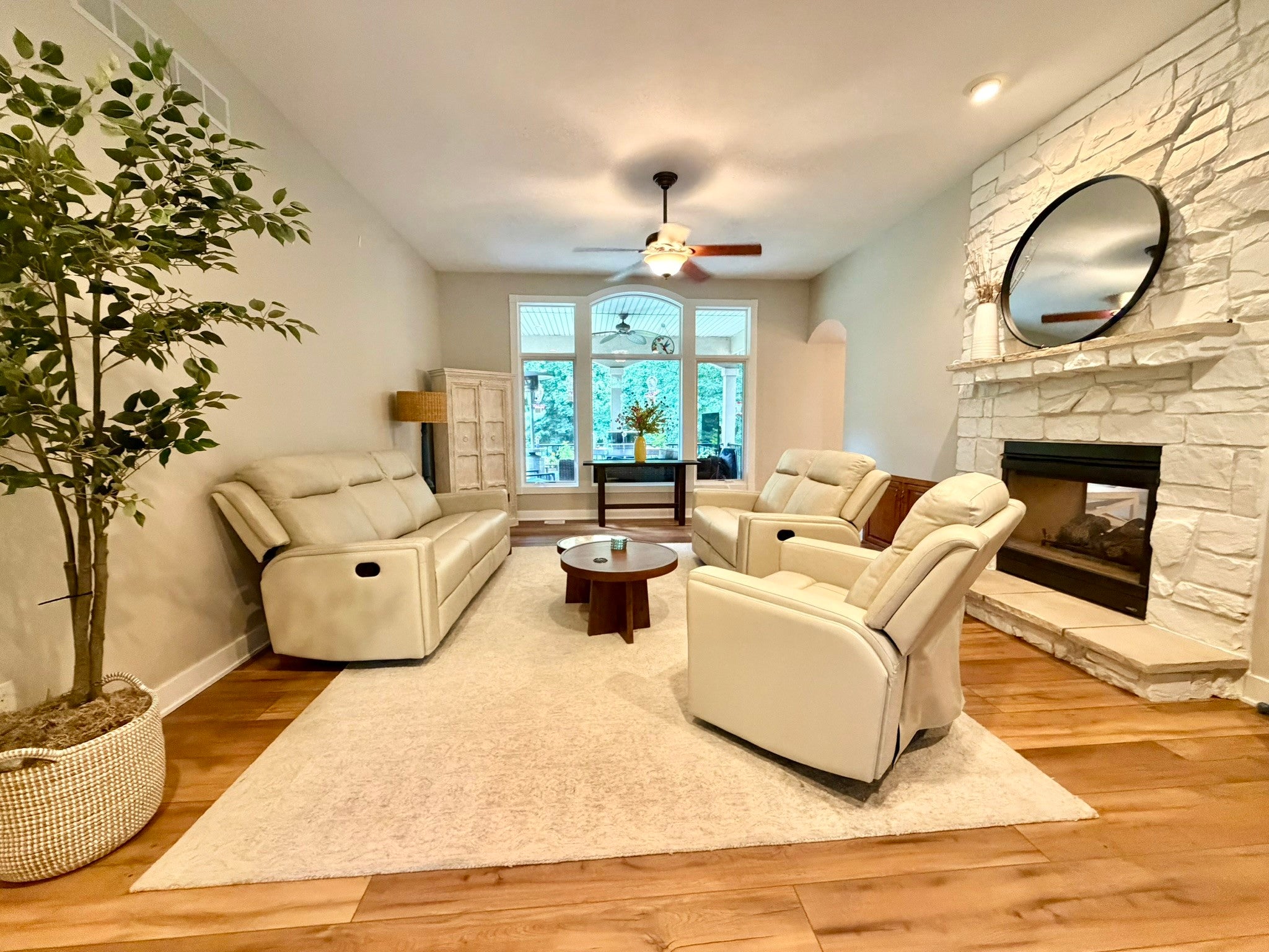 7511 Eagle Crest Drive