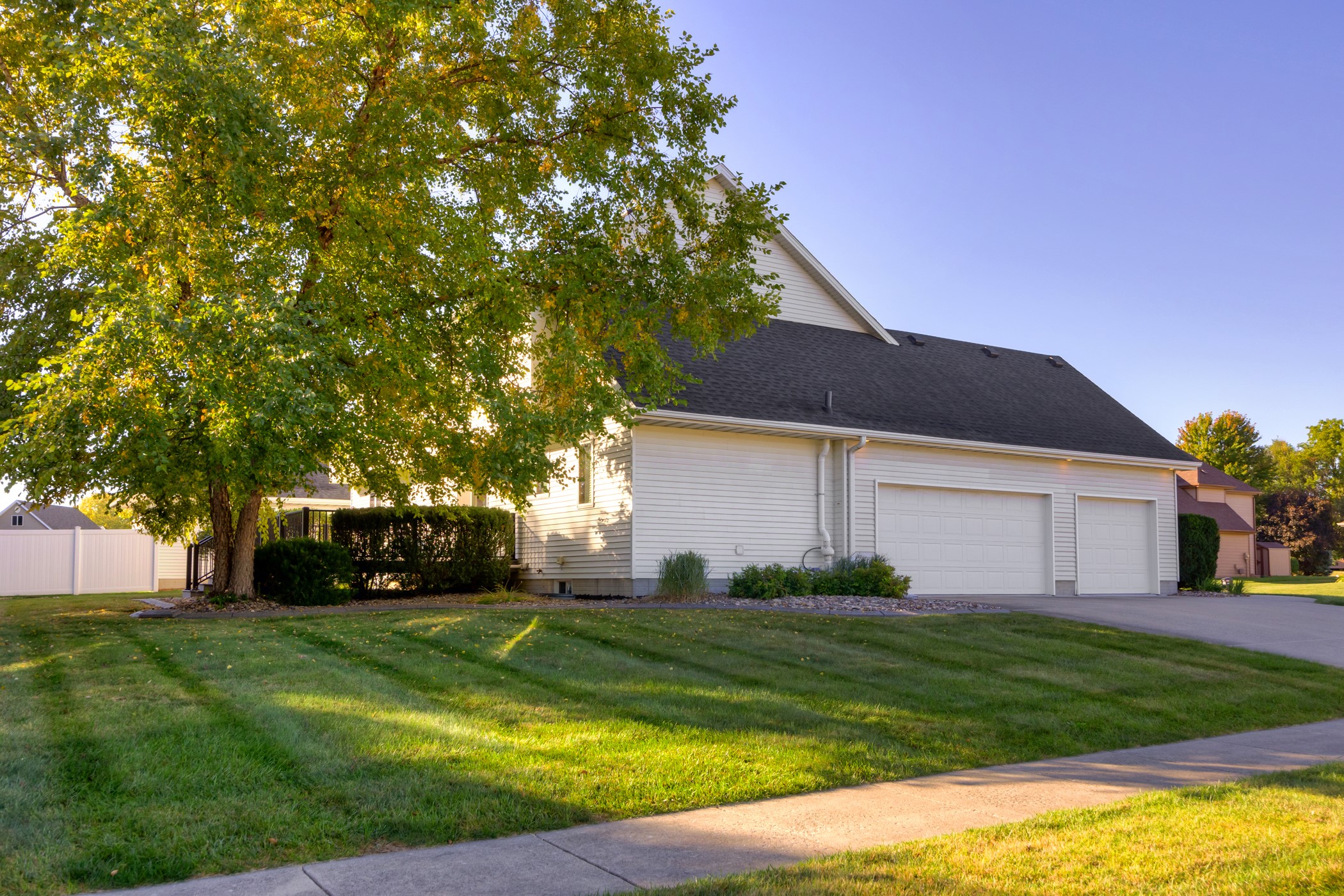 4621 76th Street, Urbandale, Iowa image 2